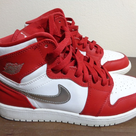 red and white nike jordan shoes